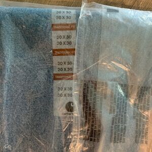 Mens Carhartt jeans, new in plastic, 30x30